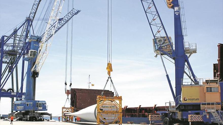 El puerto de Castellón potenciará el manejo de cargas especiales