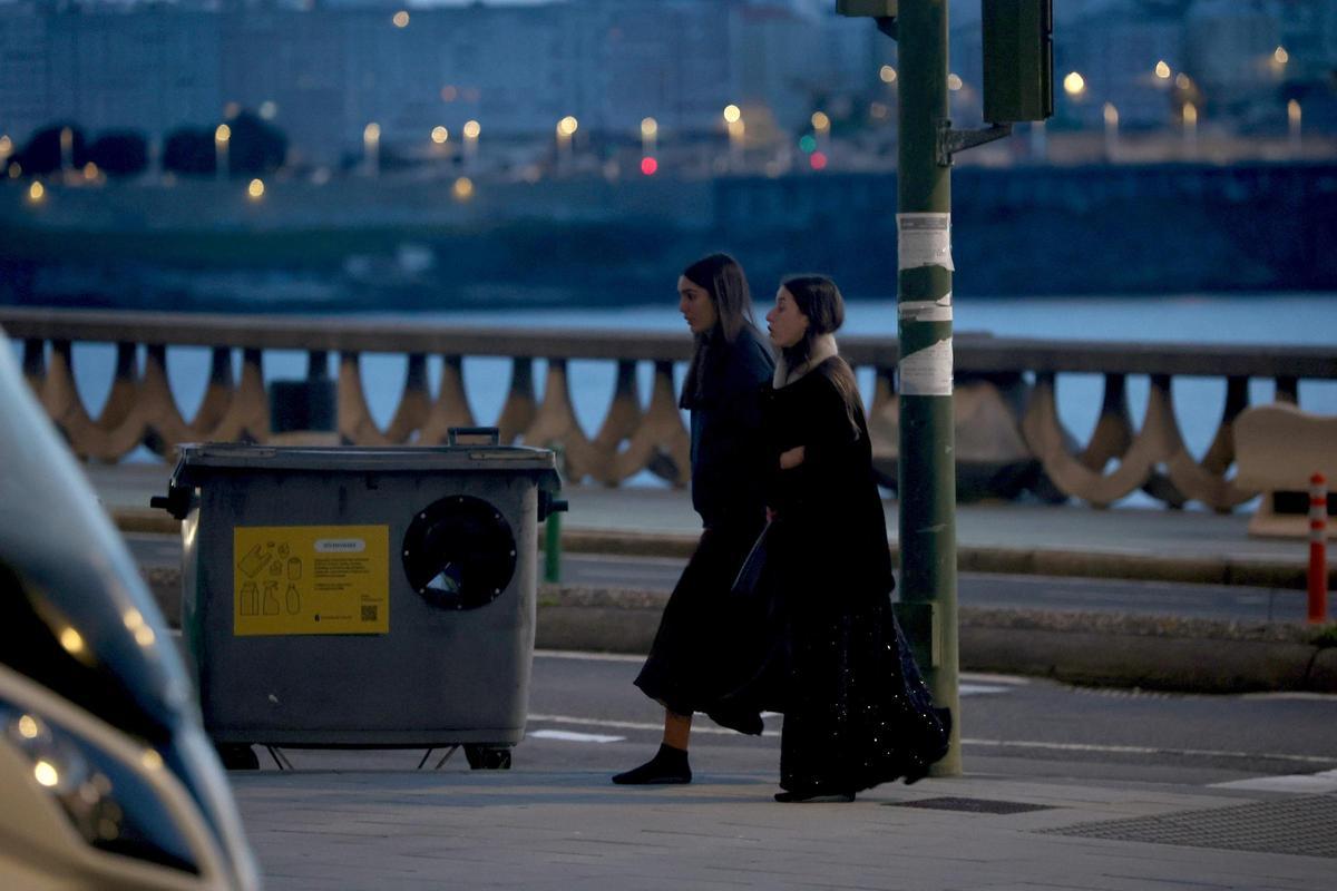 Año nuevo en A Coruña: 2026 comienza con colas para los buses y taxis tras las fiestas de Nochevieja