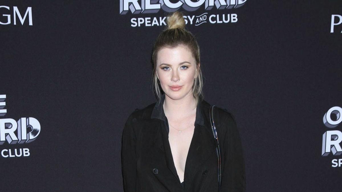 Ireland Baldwin habla del matrimonio de Hailey y Justin Bieber