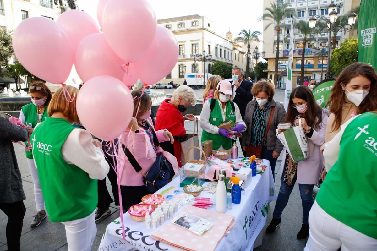 'Calvas y bellas', una invitación a mirar al cáncer a los ojos