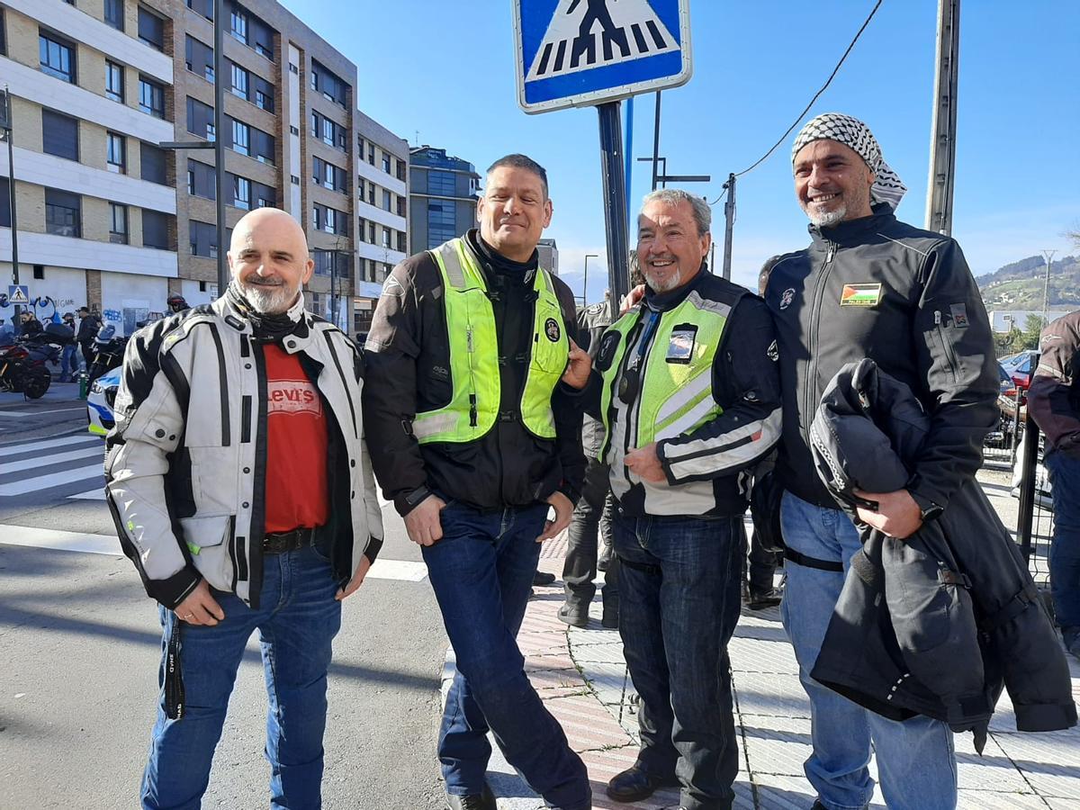 El homenaje a José Manuel Prado, "Chechu", el motero fallecido en Posada, en imágenes