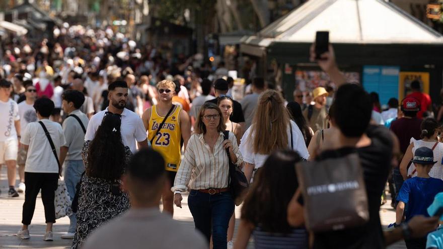 La población española llega a casi 49 millones y los extranjeros superan por primera vez los 6,5 millones