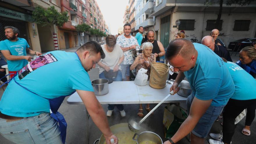 El barrio Sants de la Pedra abre la temporada festiva en Sagunt