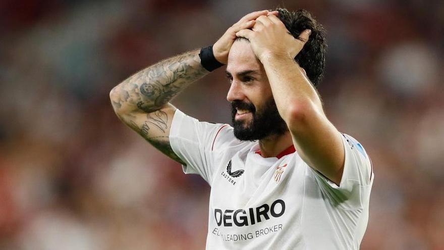 Isco se lamenta ante una ocasión fallada durante su etapa como jugador del Sevilla