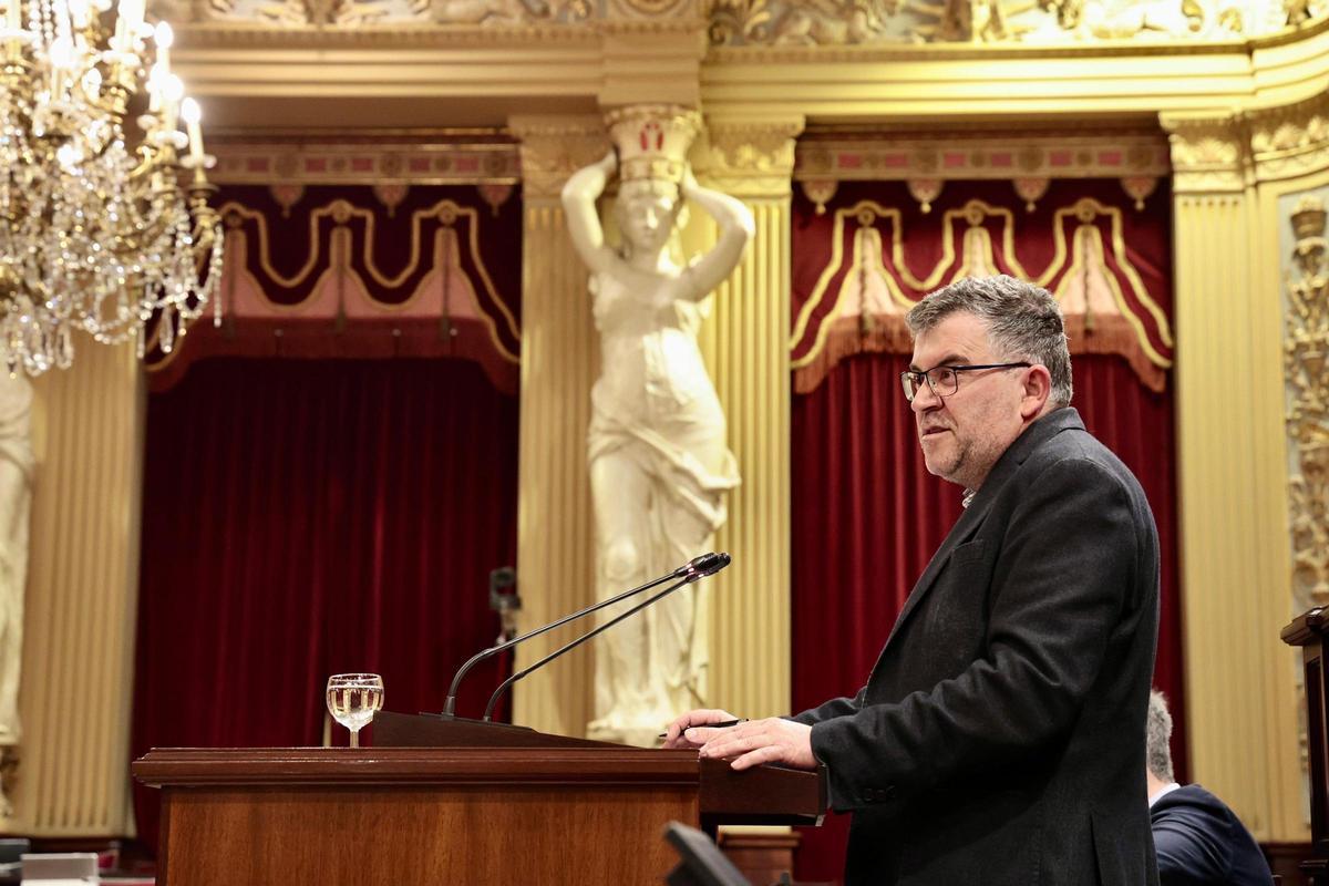 El conseller de Agricultura, Joan Simonet, durante su comparecencia en el Parlament
