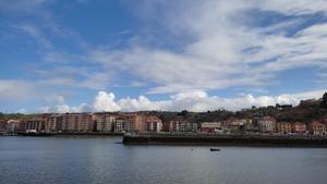 Archivo - Cielo prácticamente despejado en Euskadi