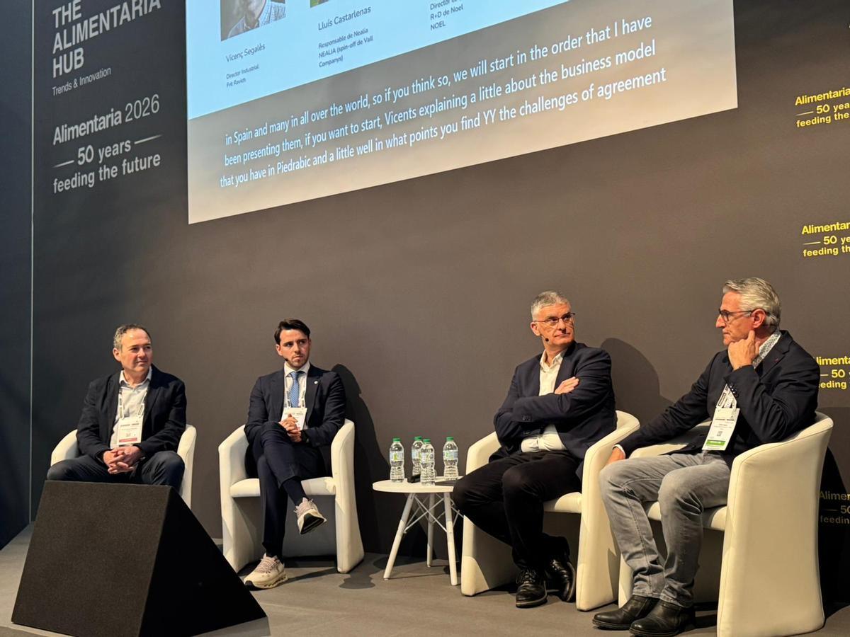 D'esquerrà a dreta: Vicenç Segalés, director industrial de Frit Ravich; Lluís Castarlenas, responsable de Nealia, spin-off de Vall Companys; Jaume Planella, director corporatiu d’R+D de Noel; Emili Angles, Industry 4.0 Development Lead de Mars Snacking-Kellanova.