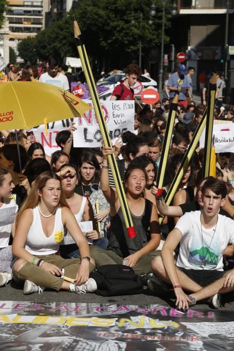 Protesta de estudiantes en Valencia contra la reválida