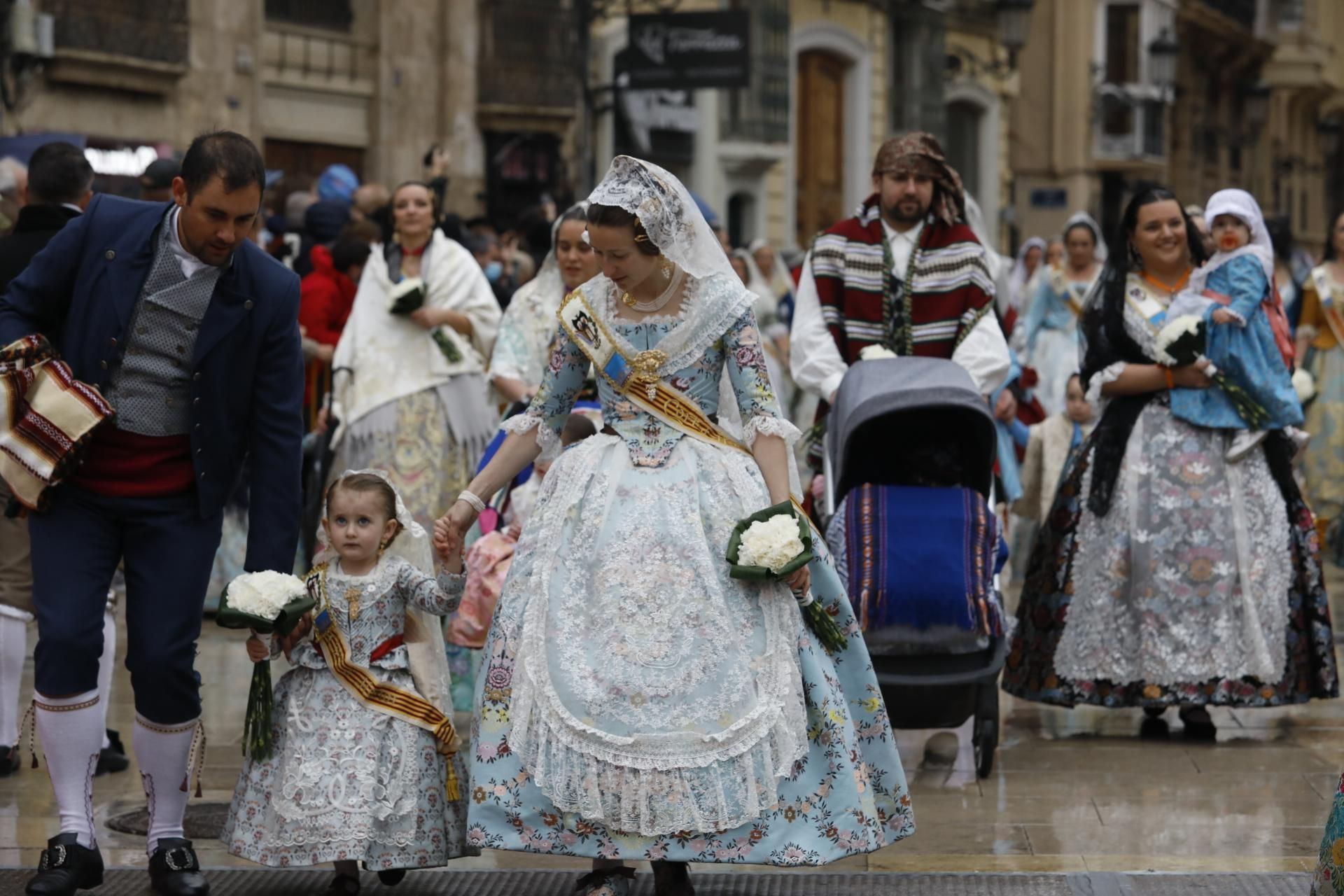 Búscate en el primer día de ofrenda por la calle de Quart (entre las 17:00 a las 18:00 horas)