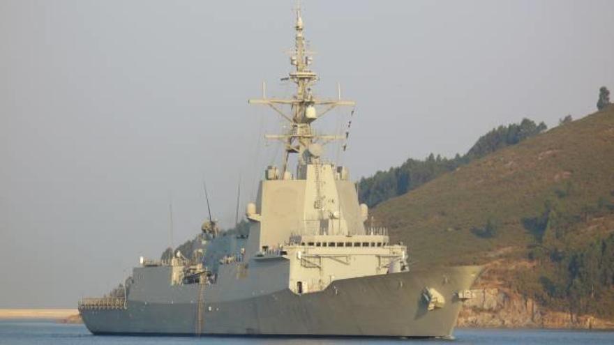 El destructor norteamericano &quot;USS Carney&quot; atraca en el puerto de València