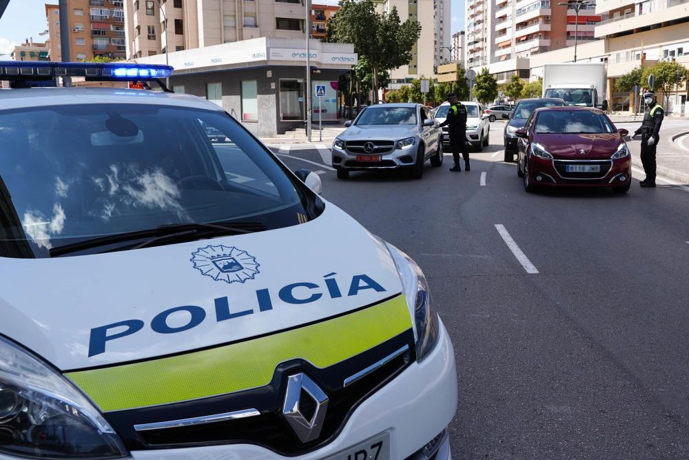 Controles de tráfico de la Policía Local en la avenida de las Américas.