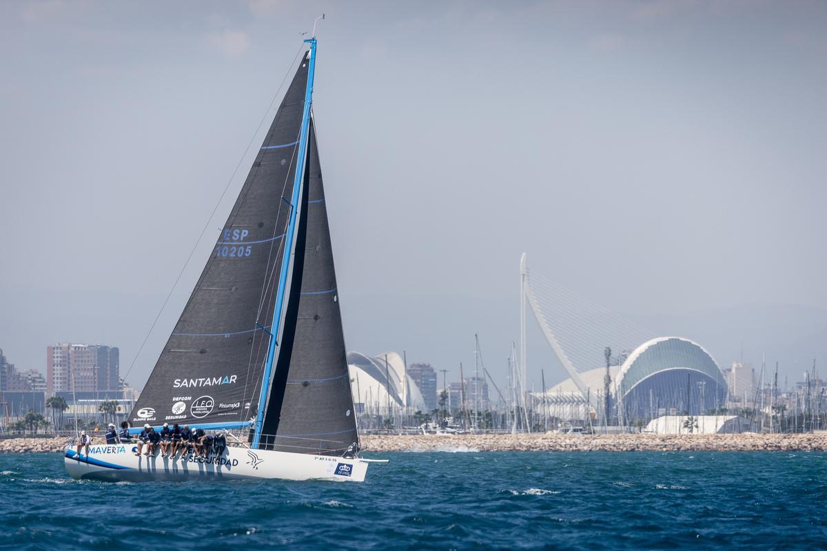 XXIV Trofeo SM La Reina organizado por el RCNValencia en aguas de València