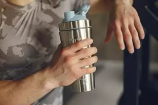 Este shaker se ha convertido en el más buscado de Amazon por su diseño hermético, fácil de llevar y muy económico