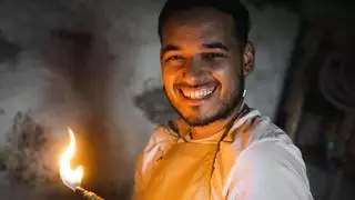 Álex, el joyero del Tajogaite que diseña piezas para Choclock y Cruz Cafuné