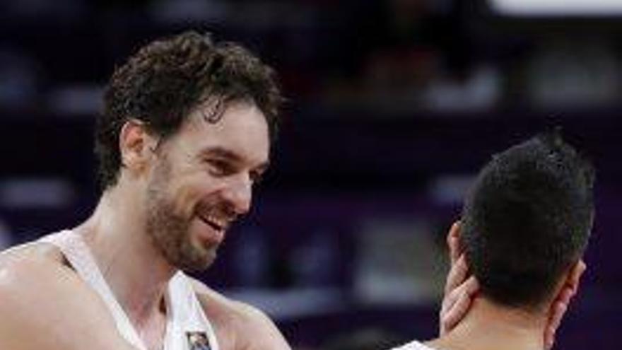 Pau Gasol felicita Navarro