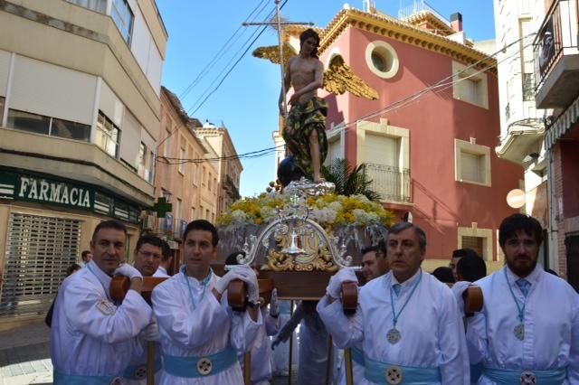 Procesión del Resucitado y Tambores en Mula