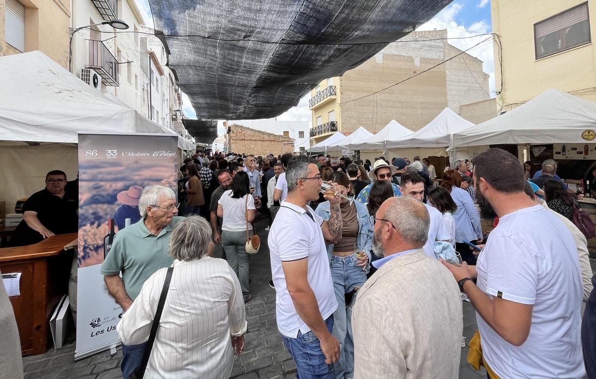La Fira del Vi está organizada por el Ayuntamiento de les Useres en colaboración con las bodegas locales.