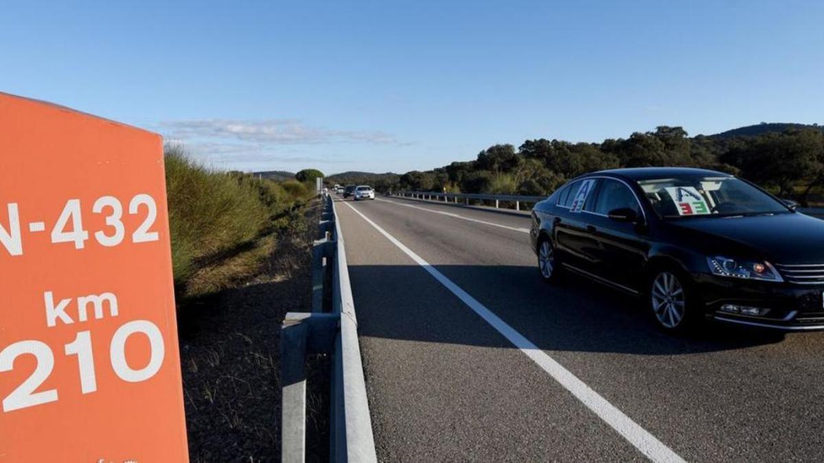 Carretera N 432 a su paso por Córdoba.