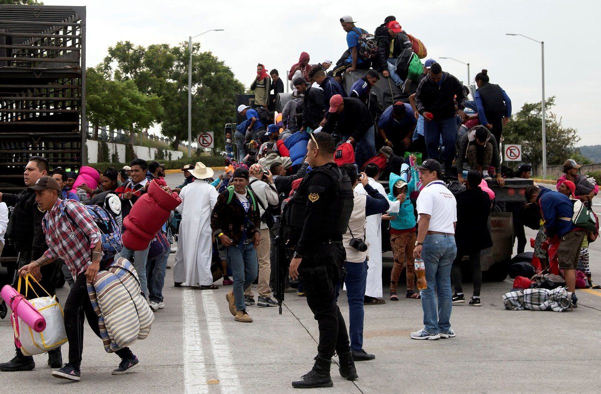 Caravana migrante llega a Guadalajara en la mitad de su traves a