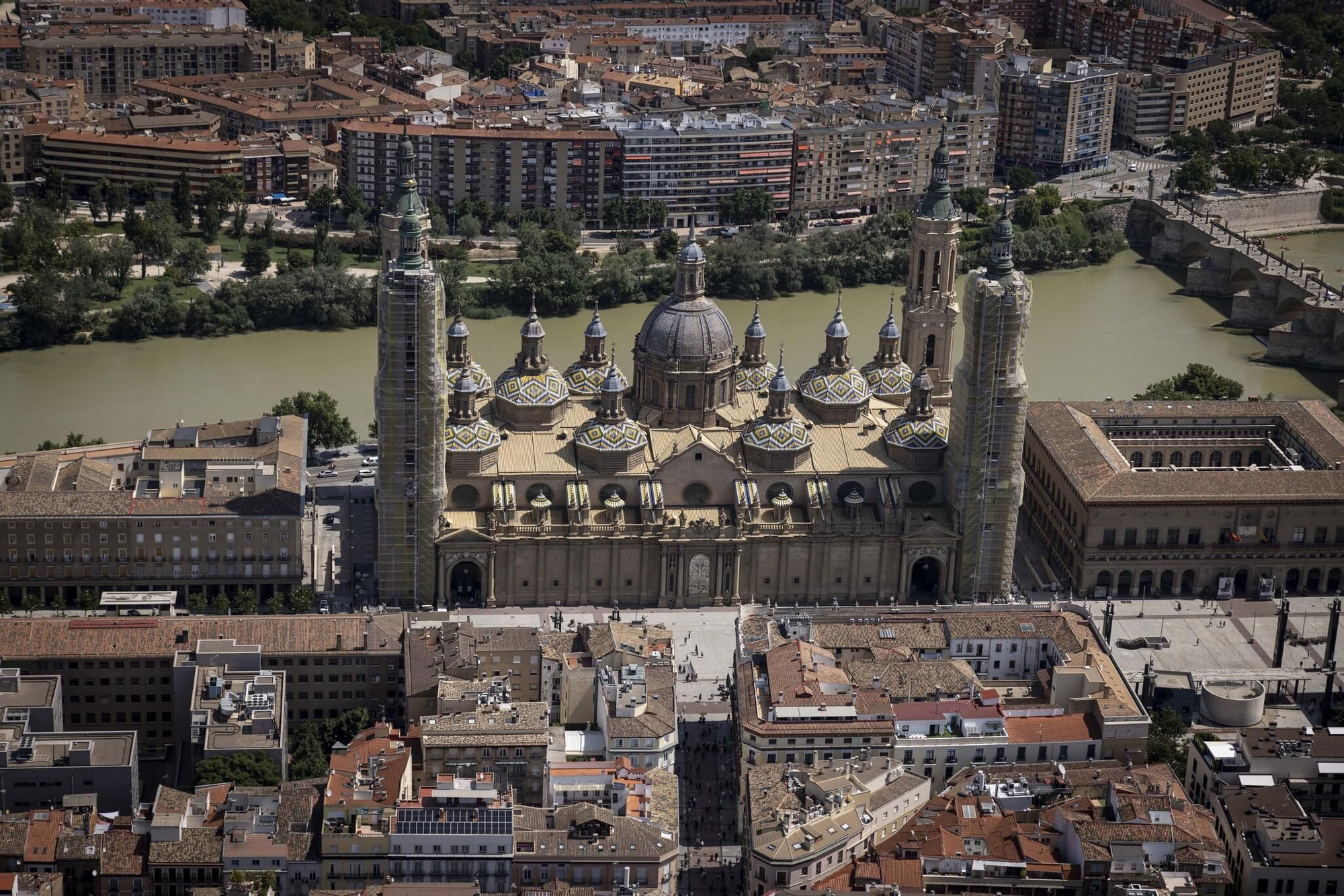 Así se ve Zaragoza desde el helicóptero de la Unidad Aérea de la Policía
