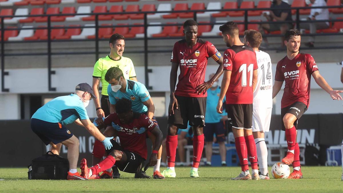 Lesión Yunus Musah el jugador reapareció en Paterna tras descartar una