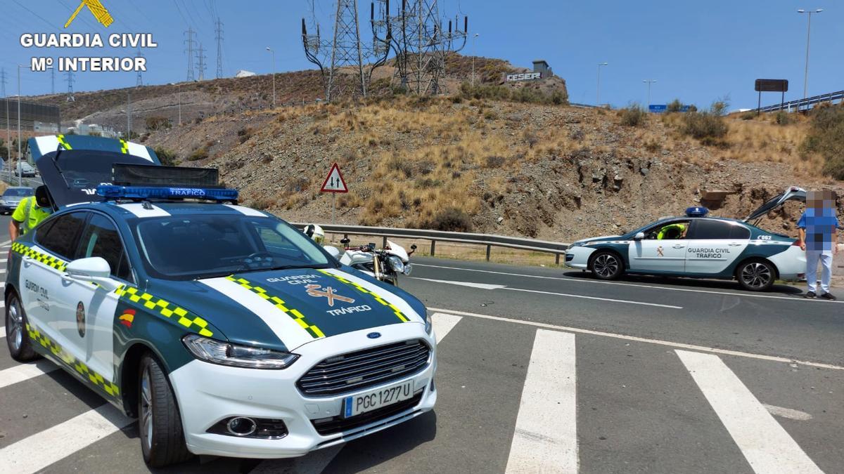 Control de la Guardia Civil en Gran Canaria enmarcado en la campaña de alcohol y drogas.