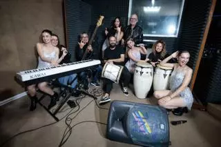 Quiénes son las integrantes de Nueva Línea, el fenómeno musical que arrasa en redes