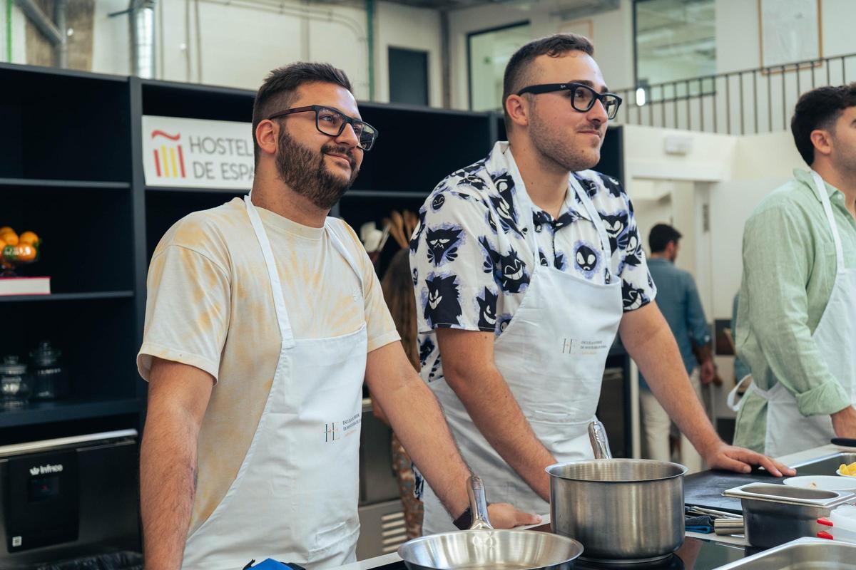 Algunos de los asistentes al evento gastronómico.
