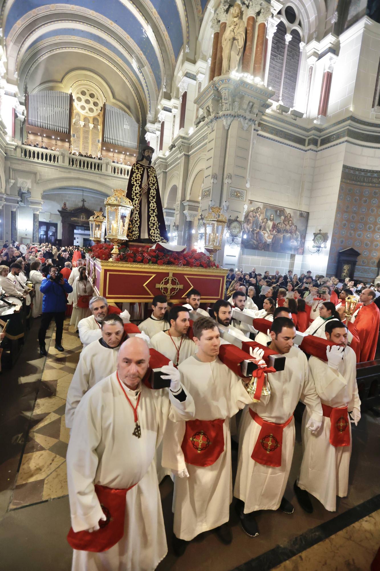 Suspendida la procesión de Jesús Cautivo en Oviedo por el mal tiempo