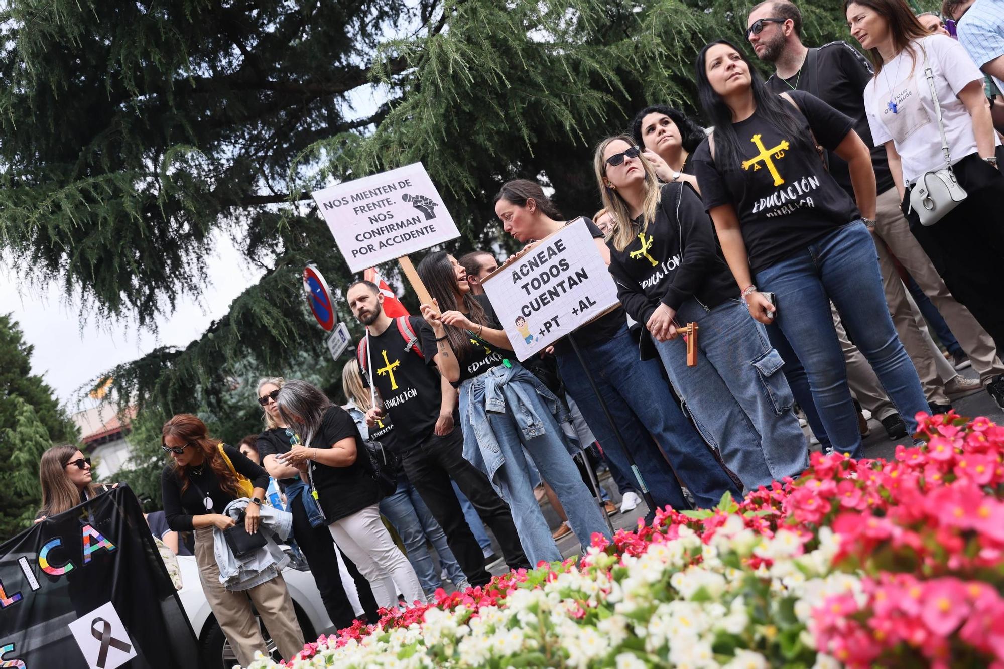 EN IMÁGENES: La gran movilización de profesores de este domingo en Oviedo