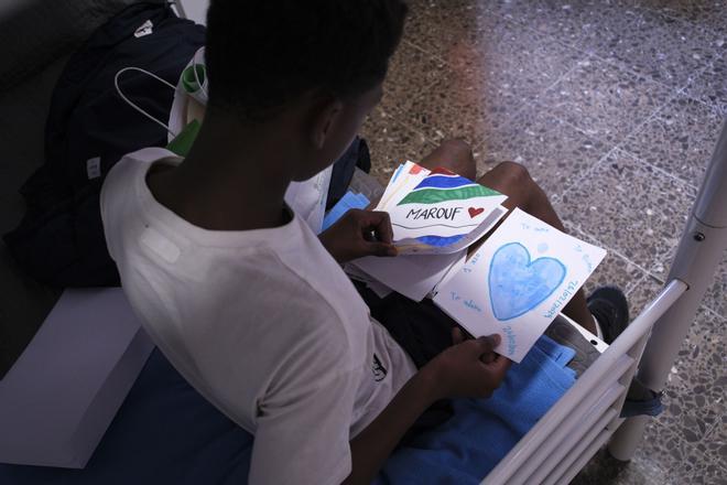 Ocho jóvenes migrantes, llegados a Canarias en cayucos entre 2023 y 2024, se preparan para dejar Tenerife