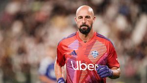 Pepe Reina es el portero del Como