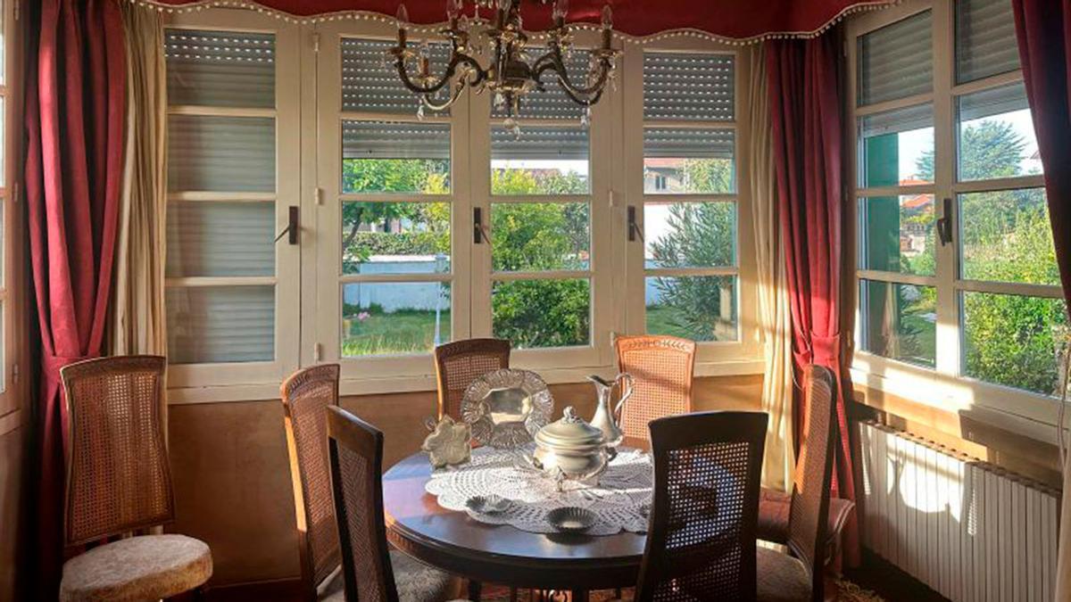 Tiene siete dormitorios, tres baños, piscina y está cerca del mar: así es la escondida casa de Salinas por la que piden más de un millón de euros (y se ha rebajado)