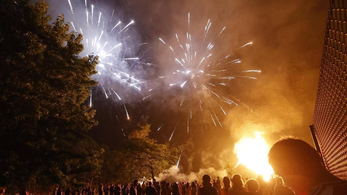 A fogueira da noite do 23 de xuño, un dos momentos máis agardados do San Xoán.