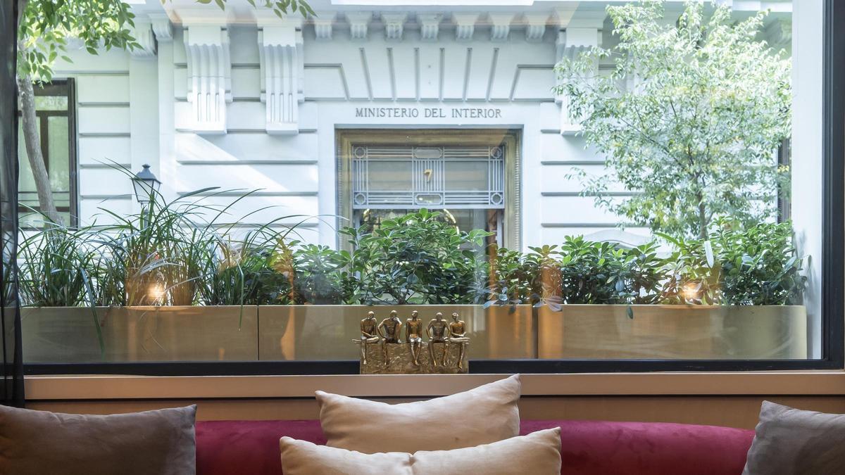 El Minsiterio del Interior desde el restaurane Saddle.