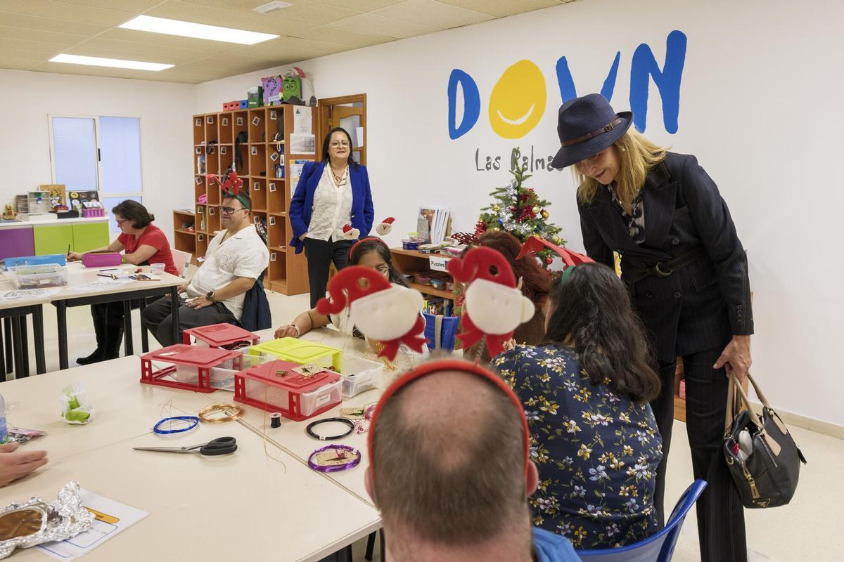 La infanta Elena conoce en Las Palmas de Gran Canaria el programa laboral Juntos Somos Capaces