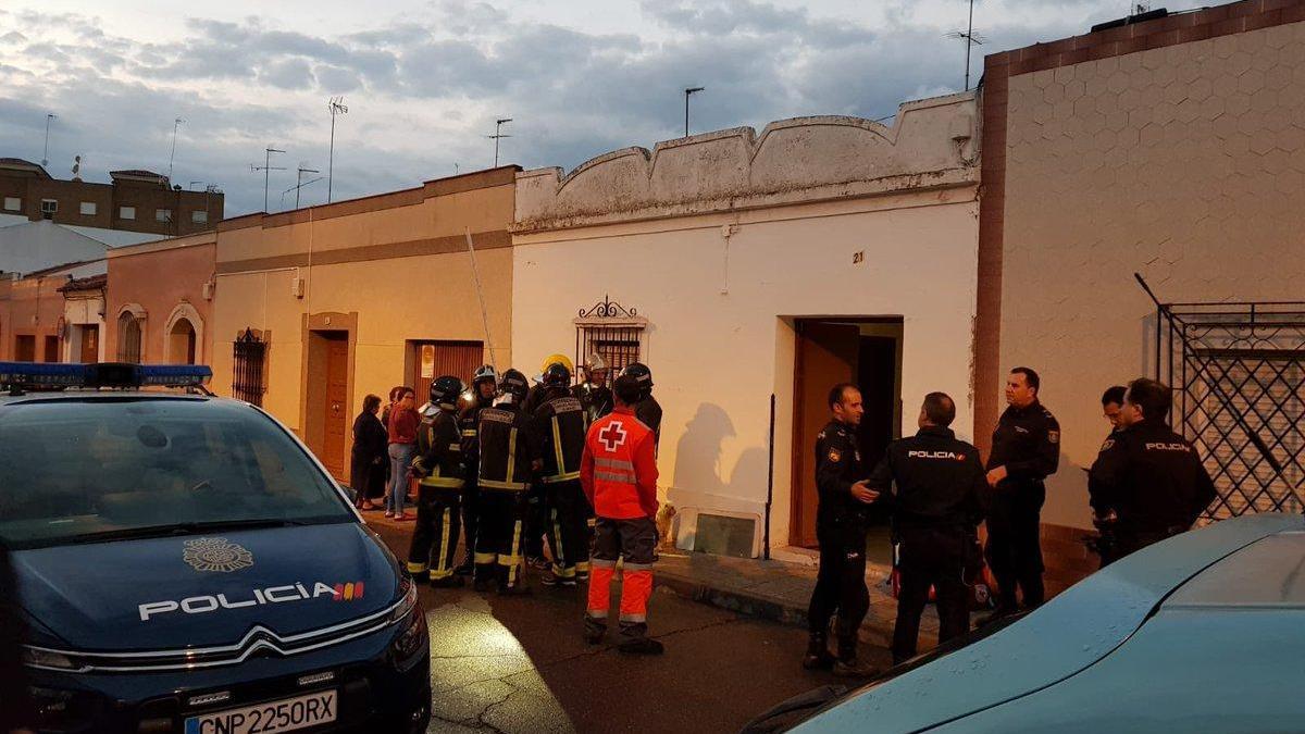 Tres heridos en el derrumbe de una vivienda en Almendralejo