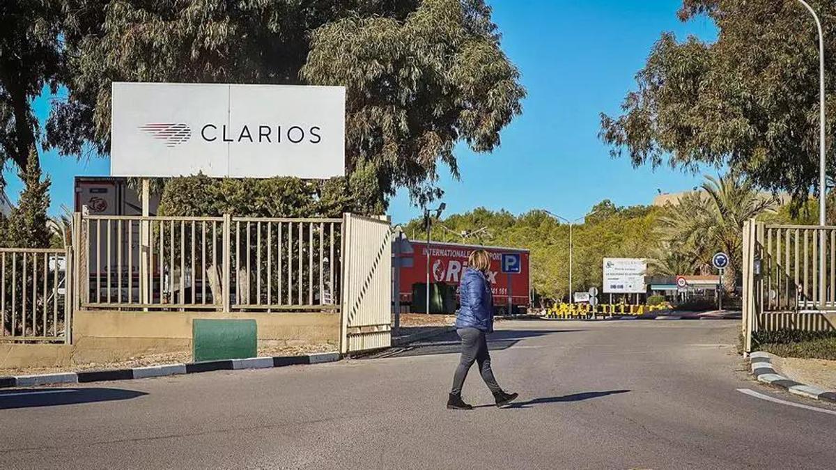 Acceso principal a la fábrica de baterías de Guardamar del Segura