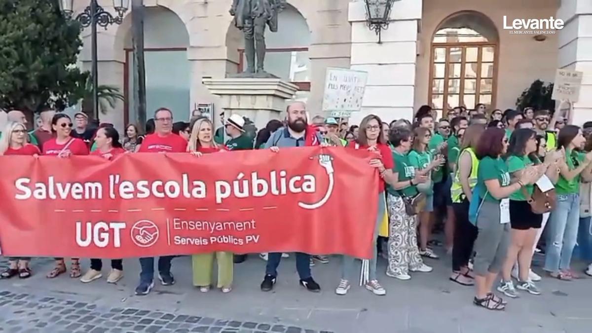 La huelga sigue en la Safor: nueva concentración en Gandia para defender sus reivindicaciones ante el pleno municipal