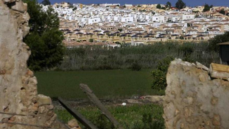 Una imagen de las urbanizaciones que rodean el municipio de San Fulgencio.