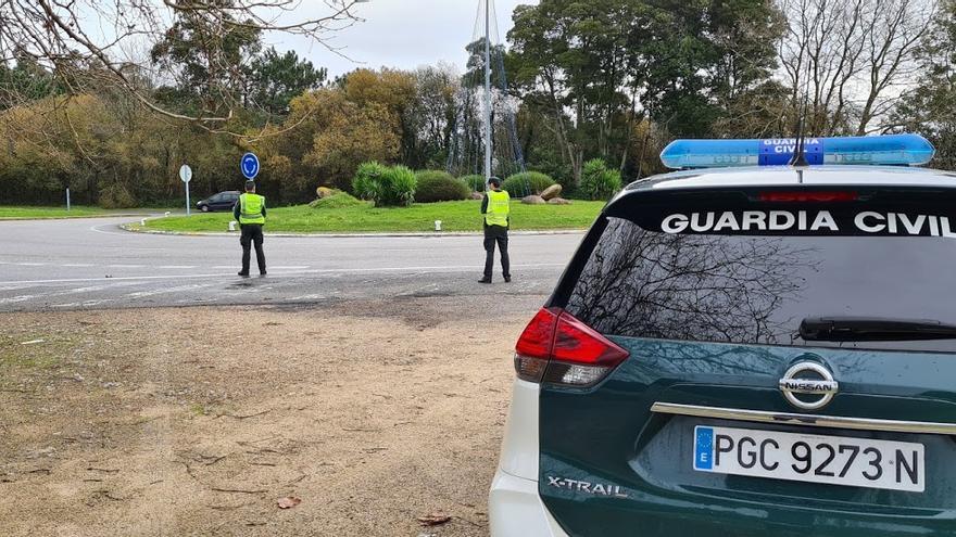 Efectivos de la Guardia Civil en O Grove.