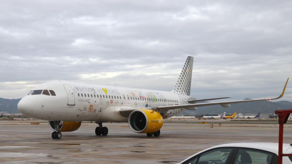 Un avió de Vueling que ha fet el trajecte entre Barcelona i Sevilla amb biocombustible de Repsol fabricat a Tarragona
