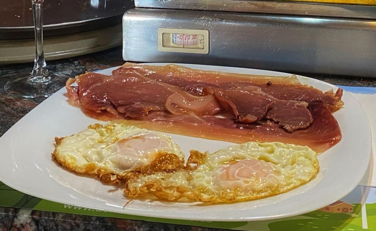 Plato típico del dos y pingada