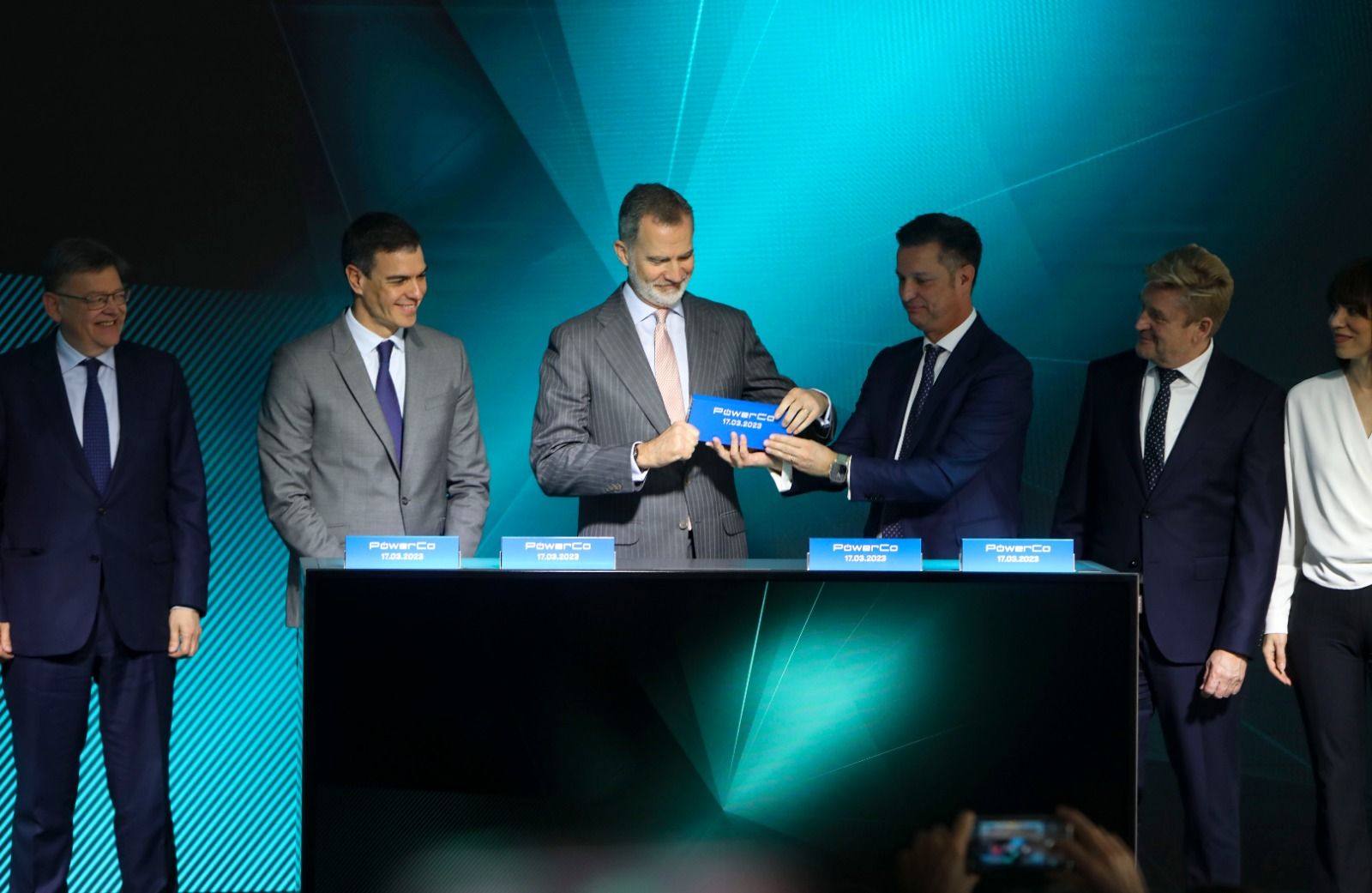 Felipe VI, Pedro Sánchez y Ximo Puig presiden el acto de iniciación de las obras de la gigafactoría de Sagunt