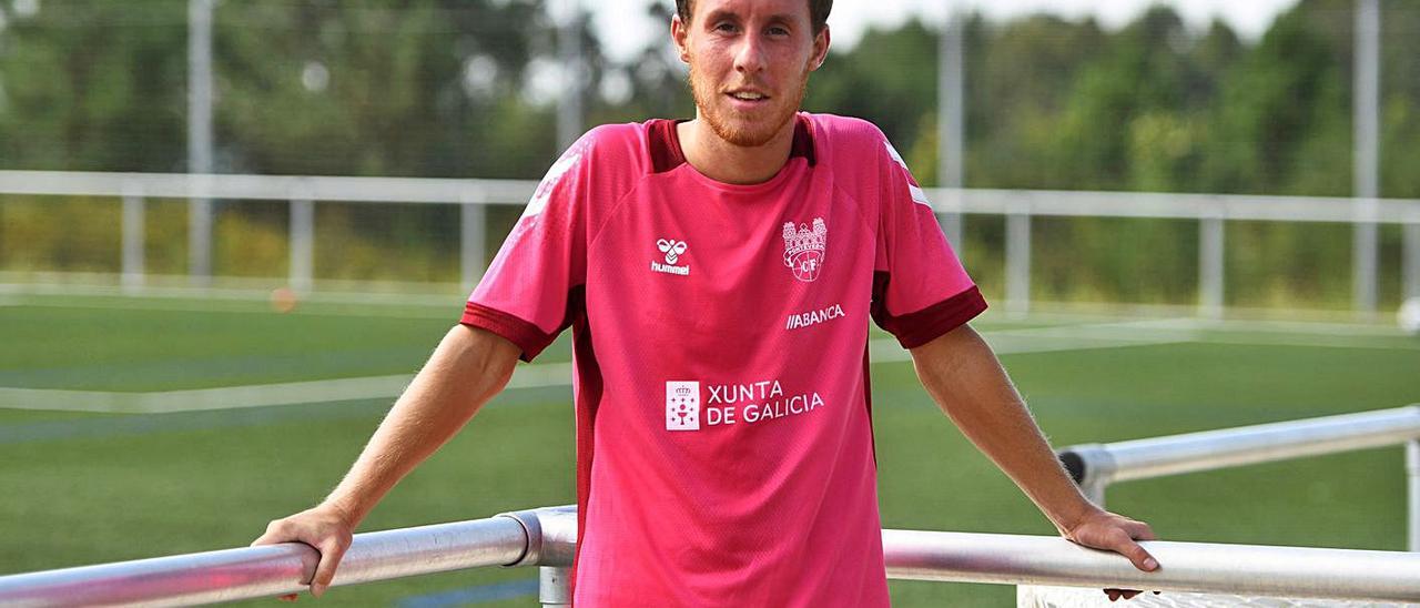 Yelko Pino, tras el entrenamiento de ayer en el campo de Xeve. |  // GUSTAVO SANTOS