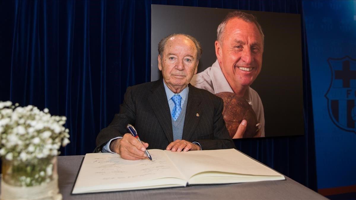 Núñez, en el memorial instalado por Johan Cruyff.