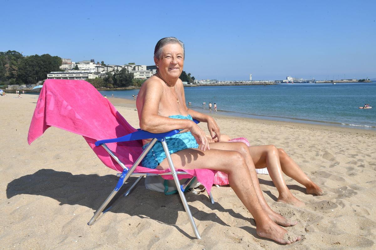 Elisa Vázquez, usuaria de la playa de Santa Cristina