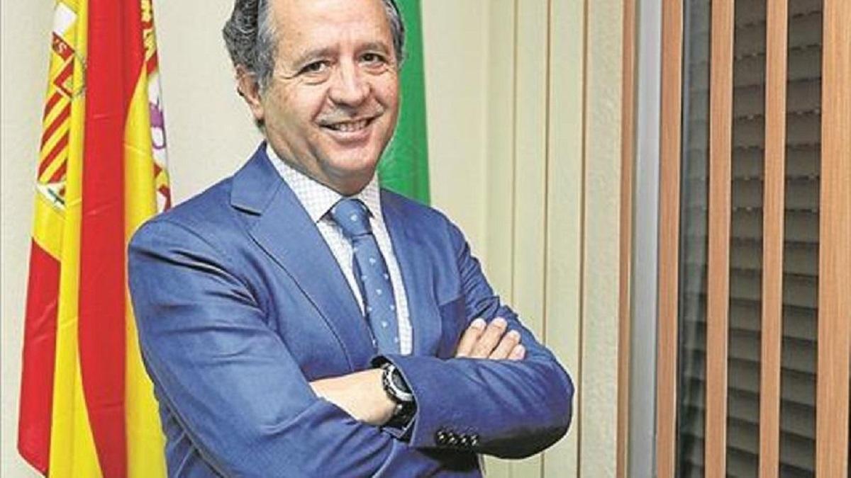 Rafael Roldán Villalobos, reelegido presidente del Colegio oficial de Dentistas de Córdoba.