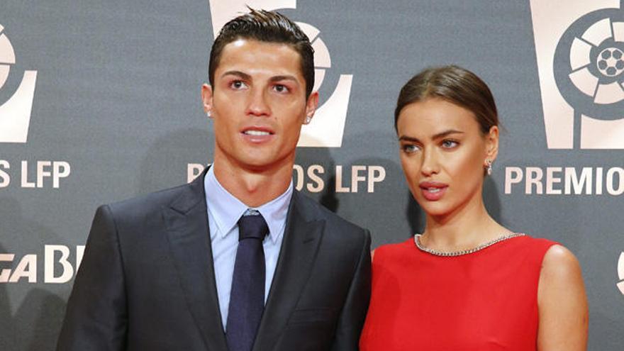 Cristiano Ronaldo, con su novia en la gala.