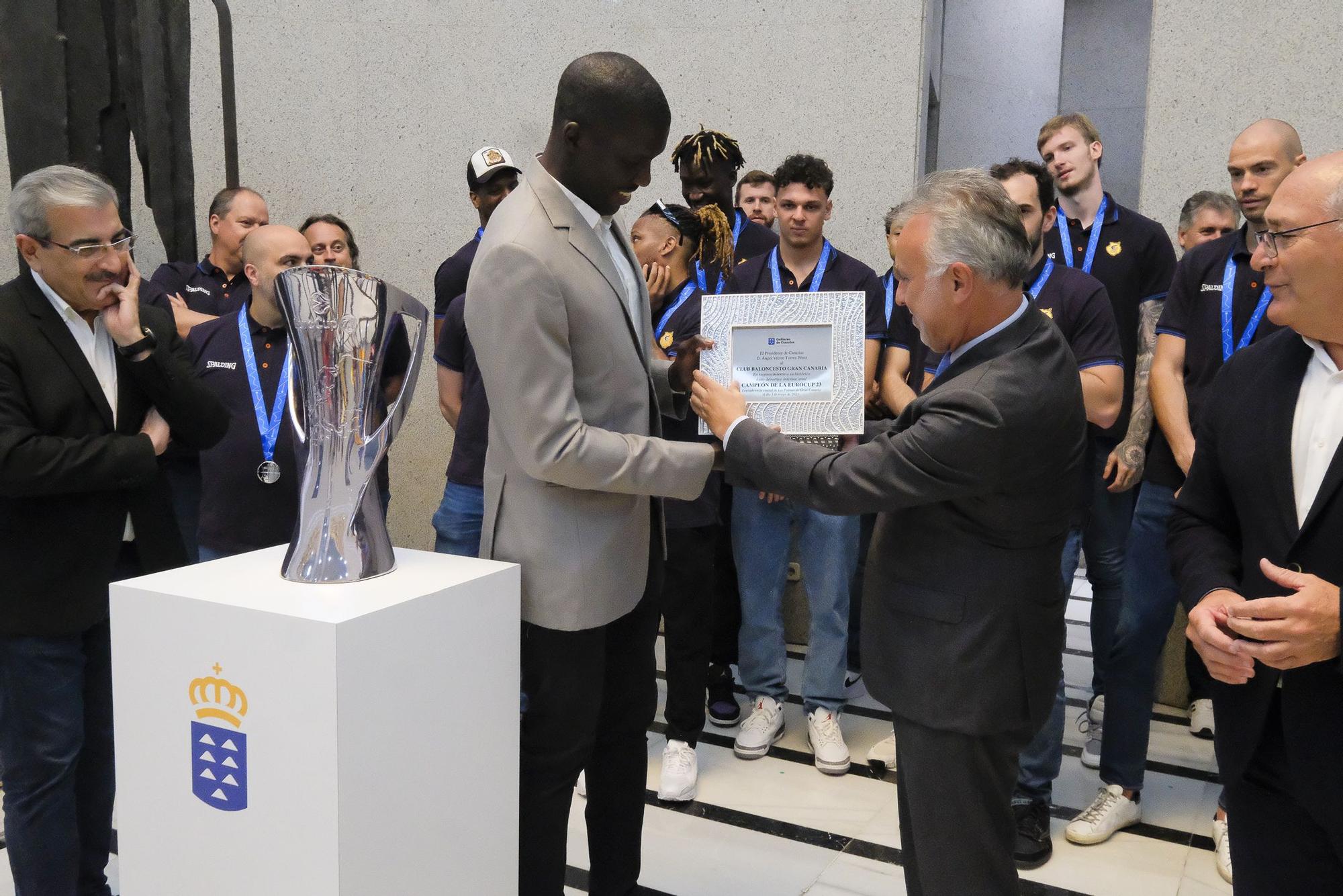 Ángel Víctor Torres recibe al CB Gran Canaria tras ganar la Eurocup